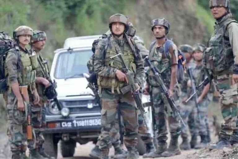 सेना के कैंप पर आतंकी हमला, जवान घायल, दहशतगर्दों को ढेर करने सर्च ऑपरेशन जारी