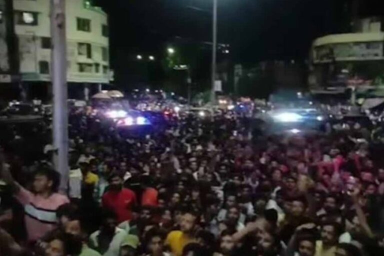 सूरत में गणेश पंडाल पर पथराव, हजारों लोगों का हिंसक प्रदर्शन, 6 साजिशकर्ता समेत 33 गिरफ्तार