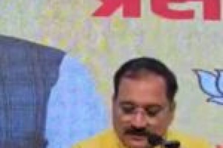 ‘झांसी की रानी’ की मूर्ति को लेकर भाजपा और आप पार्टी आमने सामने, सांप्रदायिक संगठन के एजेंडे को दे रहे बढ़ावा