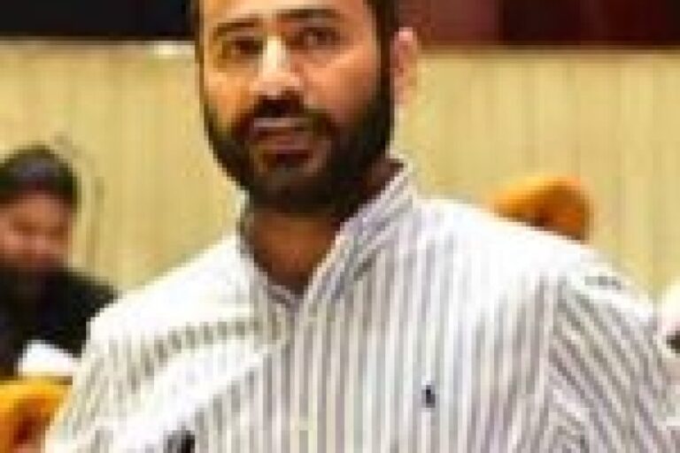 पंजाब में  MP गुरमीत सिंह मीत हेयर सहित 5 पूर्व मंत्रियों को Notice जारी, करे सरकारी आवास खाली