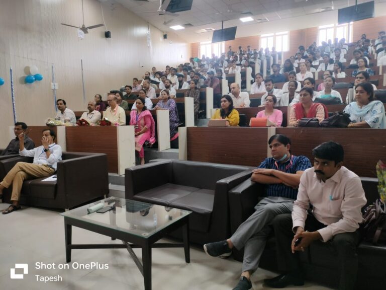 विश्व मानसिक स्वास्थ्य दिवस: कार्यस्थल पर मानसिक स्वास्थ्य को प्राथमिकता दें, यह थीम ही आज की आवश्यकता है: डीन डॉ दीपक सिंह मरावी
