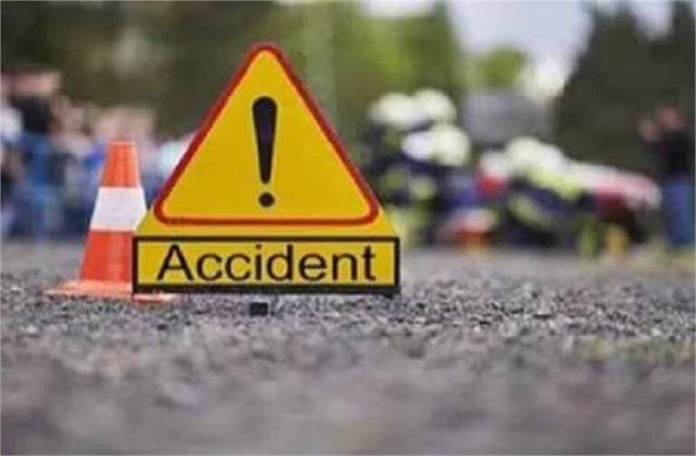 फाजिल्का&फिरोजपुर रोड पर बाधा टी&प्वाइंट के पास दो ट्रकों की आमने&सामने टक्कर, एक की टांग कटी
