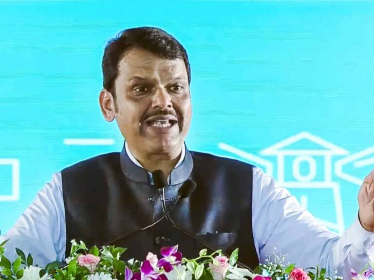 देवेंद्र फडणवीस ने कहा& महाराष्ट्र की 14 सीटों पर चुनाव में हुआ वोट जिहाद, हिंदुत्व जगाने का समय