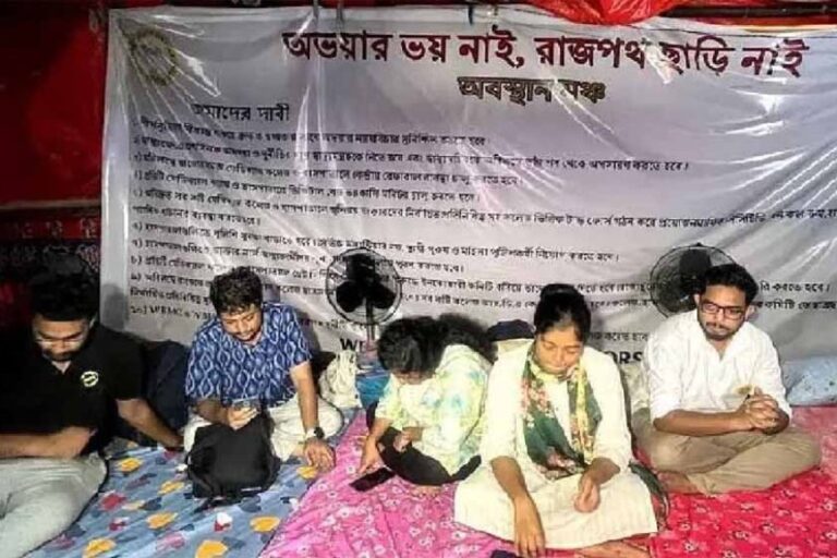आरजी कर मामले में जूनियर डॉक्टरों का आमरण अनशन 15वें दिन भी जारी