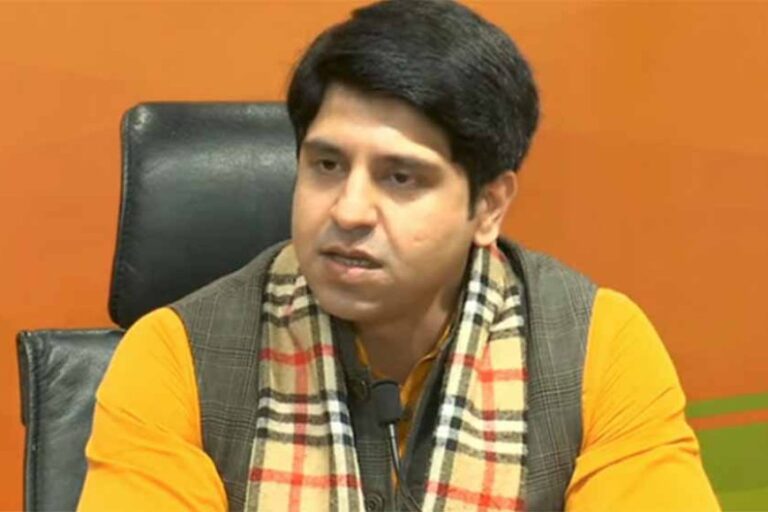 शहजाद पूनावाला ने बढ़ते प्रदूषण, यमुना नदी में बढ़ते जहरीली झाग को लेकर दिल्ली सरकार पर निशाना साधा