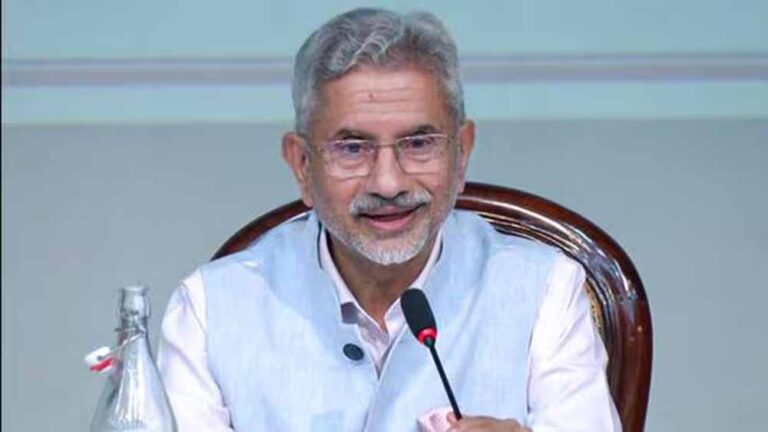 जयशंकर से पाकिस्तान यात्रा पर पूछा सवाल तो बोले पहले मुझे वहां से वापस आने दो, फिर आप इसके बारे में पूछना