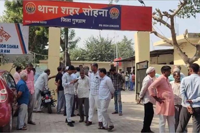 पुरानी रंजिश के चलते दो पक्षों में खूनी संघर्ष, झगड़े में जमकर कुल्हाड़ी व चाकू चले
