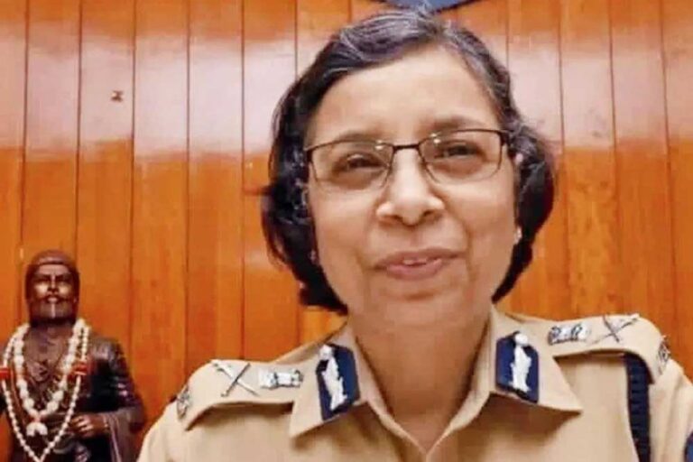 महाराष्ट्र: DGP रश्मि शुक्ला के खिलाफ शिकायतें मिलने के बाद EC ने दिया ट्रांसफर का आदेश