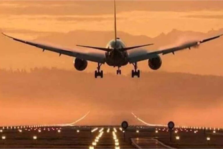 हैदराबाद में कई यात्रियों ने दावा किया कि उड़ान रद्द होने के कारण उनके निर्धारित कार्यक्रम बाधित हुए, किया विरोध प्रदर्शन