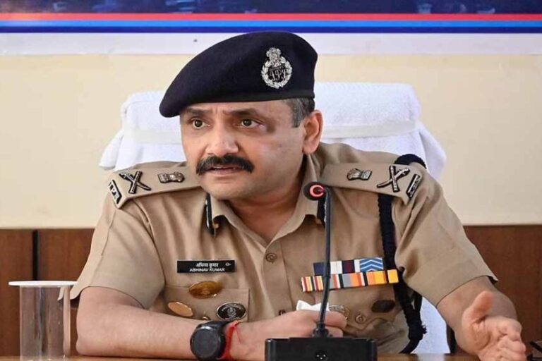 अंतरिम डीजीपी अभिनव कुमार बोले – डीजीपी की नियुक्ति के लिए उत्तराखंड सरकार भी उप्र की प्रक्रिया अपनाए