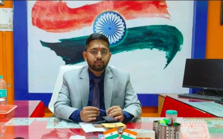 दतिया में 9 शिक्षक निलंबित, जिला पंचायत CEO ने की ताबड़तोड़ कार्यवाही। स्कूलों की स्थिति सुधारने शुरू किया