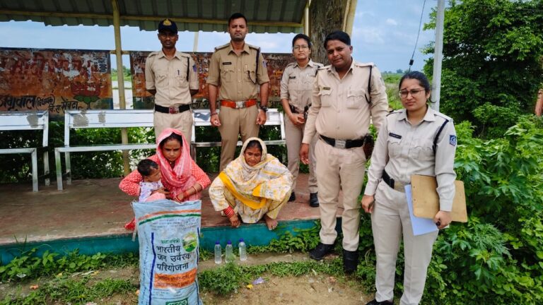 स्वप्निल वानखेड़े, कलेक्टर  जिला दतिया के निर्देशानुसार,     एवं राकेश कुर्मी, सहायक आबकारी आयुक्‍नत, जिला दतिया के निर्देशन में प्राप्‍त शिकायती आवेदन पत्र पर कार्यवाही करते हुये दिनांक 14-07-2025 को वृत्‍त सेवढ़ा क्षेत्र में ग्राम देगुंआ गुर्जर तिराहे के पास यात्री प्रतिक्षालय के समीप 02 महिलायें अवैध हाथ भट्टी मदिरा विक्रय करते हुये पाये जाने से  मध्य प्रदेश आबकारी अधिनियम 1915 संशोधित २००० की धारा 34(1), 49(क) का 01 प्रकरण पंजीबद्ध किया। आरोपिया महिलाओं से कुल 20 लीटर हाथ भट्टी मदिरा  जब्त की गई